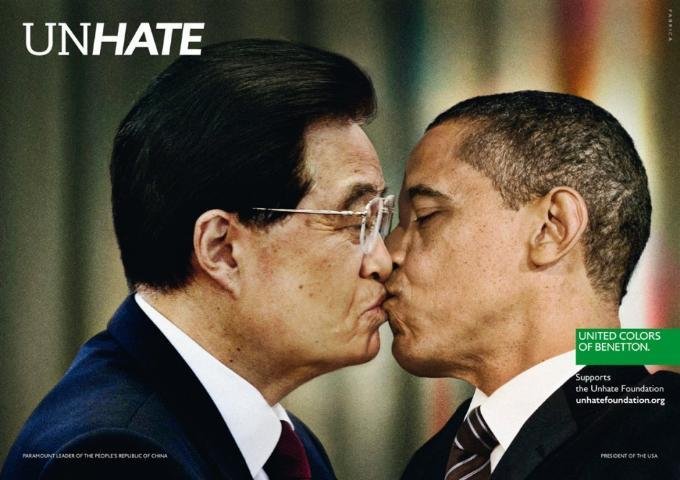 Barack Obama beija o presidente da China, Hu Jintao