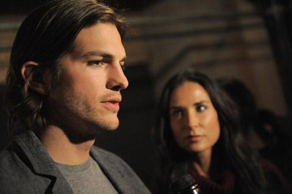Demi Moore cita valores sagrados e anuncia div&oacute;rcio de Ashton Kutcher