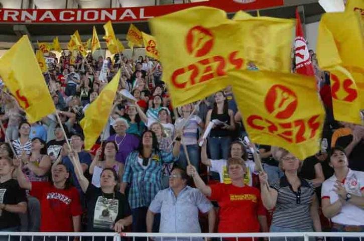 Professores decidem por greve a partir da proxima segunda