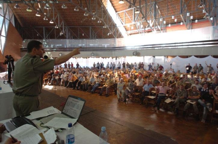 Oficiais da BM refor&ccedil;am pedido de reajuste salarial em assembleia