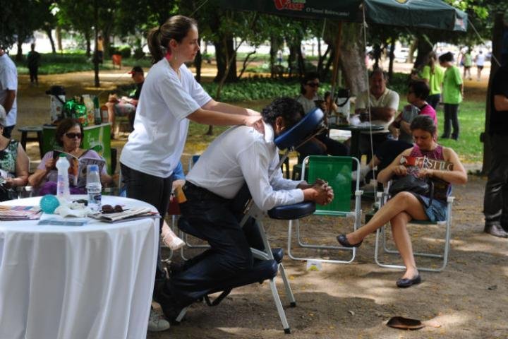 Massagem era um dos presentes para os frequentadores