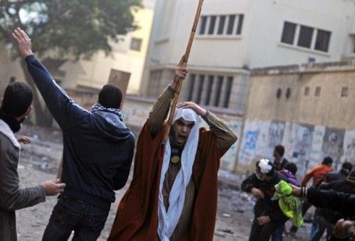 Os manifestantes exigem o fim do poder militar instaurado desde a queda de Mubarak