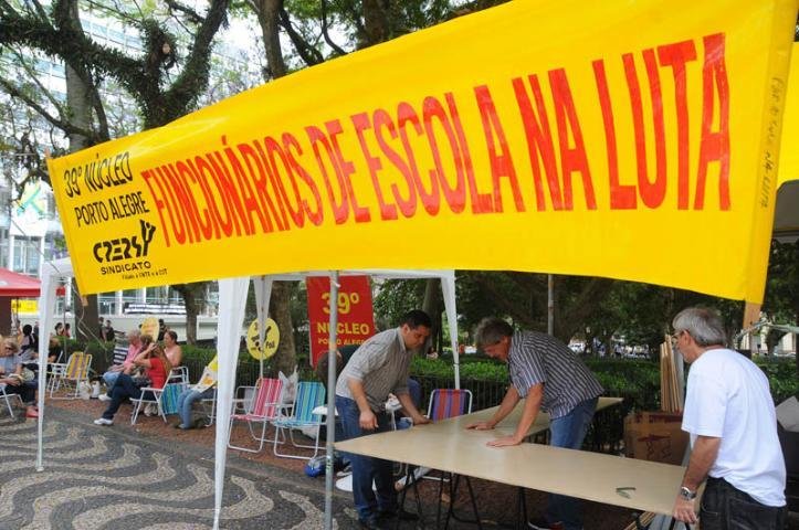 Cpers acampou em frente ao Pal&aacute;cio Piratini