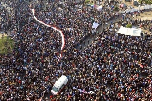 Pra&ccedil;a s&iacute;mbolo da queda de Hosni Mubarak foi totalmente tomada