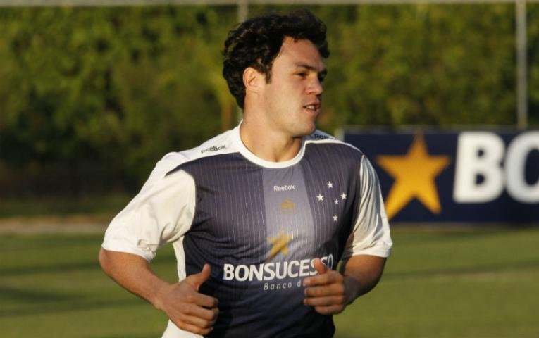 Com Kleber, Gr&ecirc;mio come&ccedil;a transi&ccedil;&atilde;o do Ol&iacute;mpico para a Arena