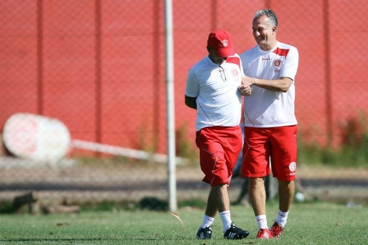 Dorival (&agrave; direita) tem chances de disputar a primeira Libertadores como t&eacute;cnico