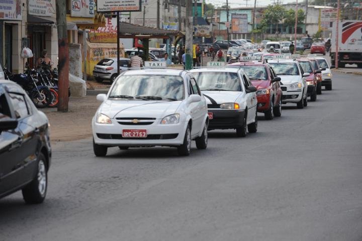Na tarde de segunda-feira, o corpo da v&iacute;tima foi localizado dentro do t&aacute;xi, no bairro Rubem Berta