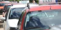 Nesta manhã, a taxistas realizaram uma carreata em homenagem ao colega, em Alvorada