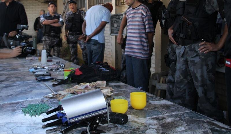 Opera&ccedil;&atilde;o prende 12 suspeitos de tr&aacute;fico em Cachoeirinha