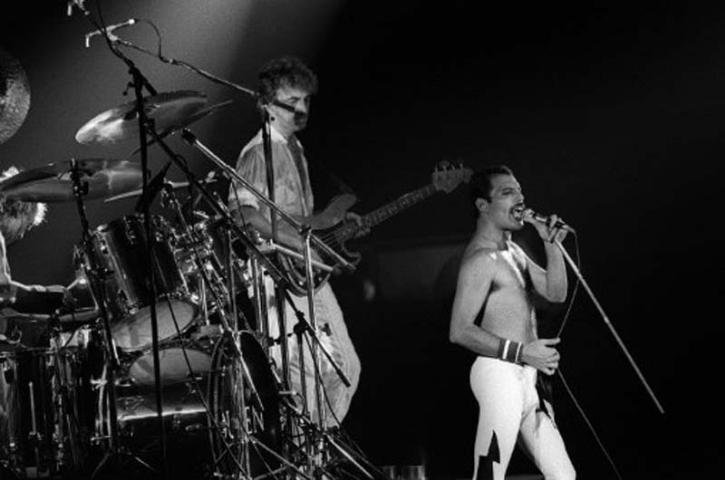 Vinte anos ap&oacute;s morte de Freddy Mercury, Queen ainda reina