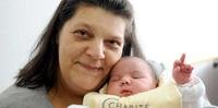 Mulher de 40 anos dá à luz bebê mais pesado da Alemanha