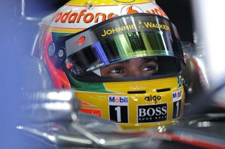 Hamilton fecha dia de treinos na frente em Interlagos