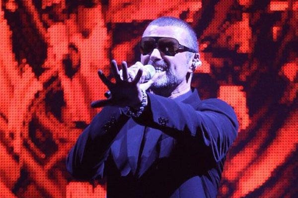 Pneumonia obriga George Michael a interromper turn&ecirc; na Europa