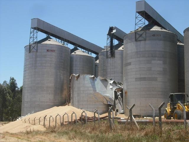 Dois homens seguem soterrados ap&oacute;s explos&atilde;o de silo em J&uacute;lio de Castilhos