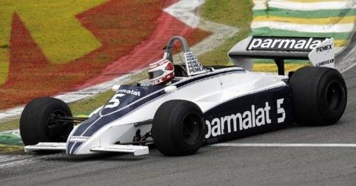 Com bandeira do Vasco, Piquet testa Brabham na pista