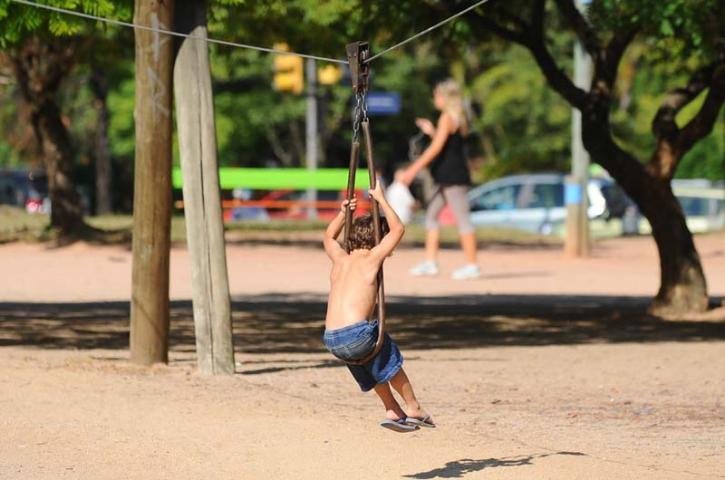 Em tarde de calor, temperatura chega a 38&ordm;C no RS