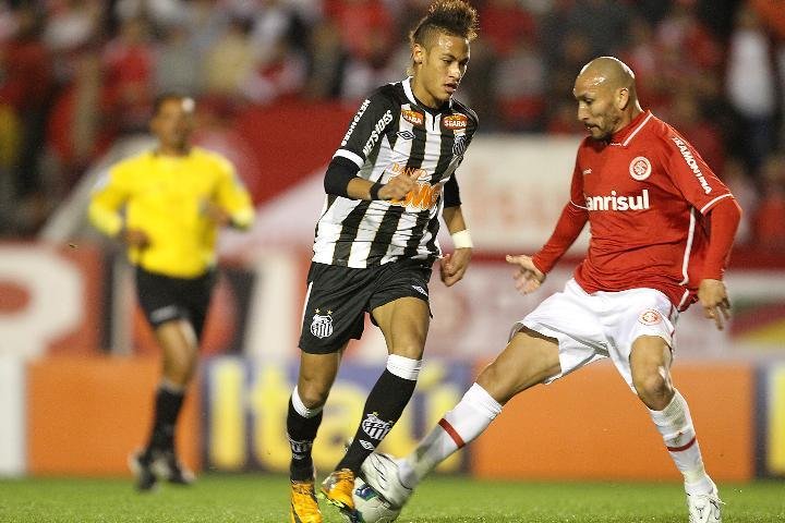 Neymar desembolsar&aacute; R$ 15 mil por danos morais
