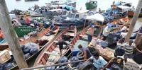 Mais de 13 toneladas de lixo são retiradas do Guaíba