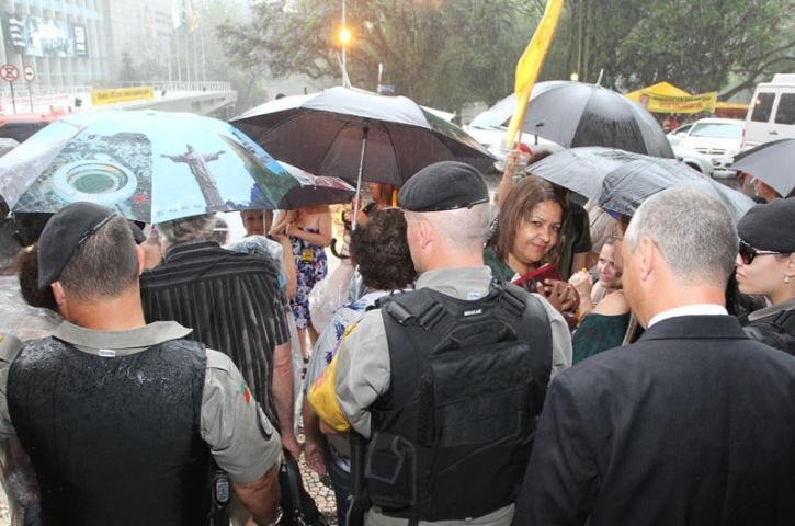 A secret&aacute;ria-adjunta da Educa&ccedil;&atilde;o, Maria Eul&aacute;lia Nascimento, criticou a posi&ccedil;&atilde;o do Cpers e se disse surpresa com a atitude do sindicato