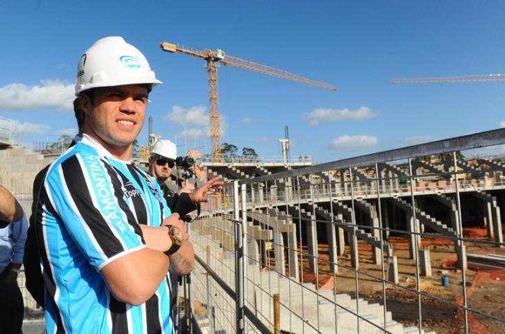 Kleber inicia trabalhos f&iacute;sicos no Gr&ecirc;mio nesta quinta