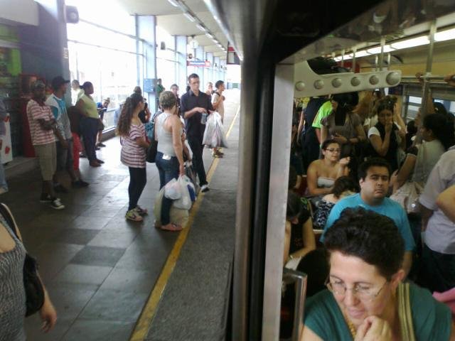 Circula&ccedil;&atilde;o de trens entre Porto Alegre e S&atilde;o Leopoldo &eacute; normalizada