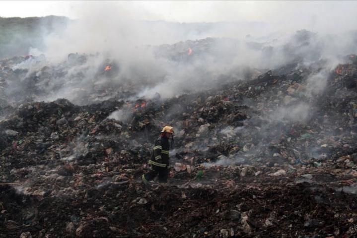 Bombeiros retomam trabalho de combate a inc&ecirc;ndio em Marau 