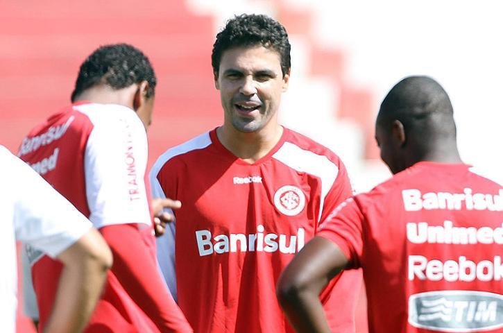 Bol&iacute;var tem pena reduzida, mas n&atilde;o enfrenta o Gr&ecirc;mio