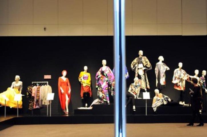 Cole&ccedil;&atilde;o de vestidos e joias de Liz Taylor ter&aacute; leil&atilde;o milion&aacute;rio nos EUA