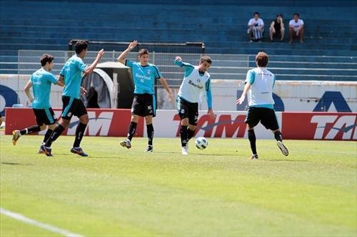 Andr&eacute; Lima participou de treino do Gr&ecirc;mio