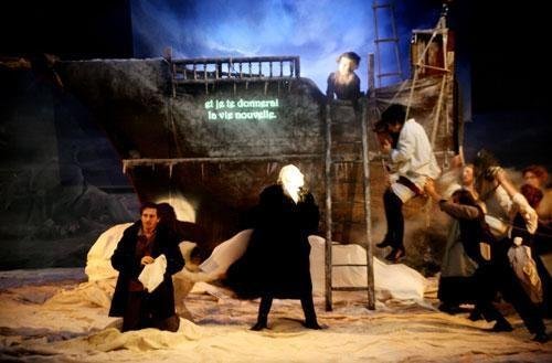 Pe&ccedil;a &eacute; baseada na obra escrita por Jules Verne, no final do s&eacute;culo XIX