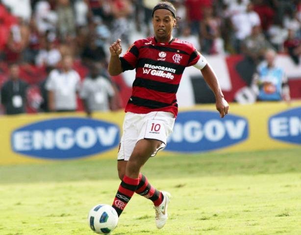 Ronaldinho comemora ano pela Flamengo