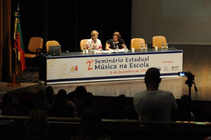 Semin&aacute;rio discute implanta&ccedil;&atilde;o de M&uacute;sica nas escolas estaduais
