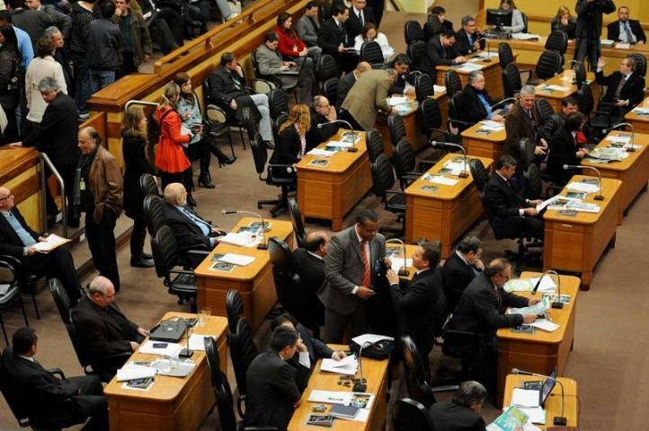 Vereadores aprovam or&ccedil;amento de R$ 4,69 bilh&otilde;es para 2012