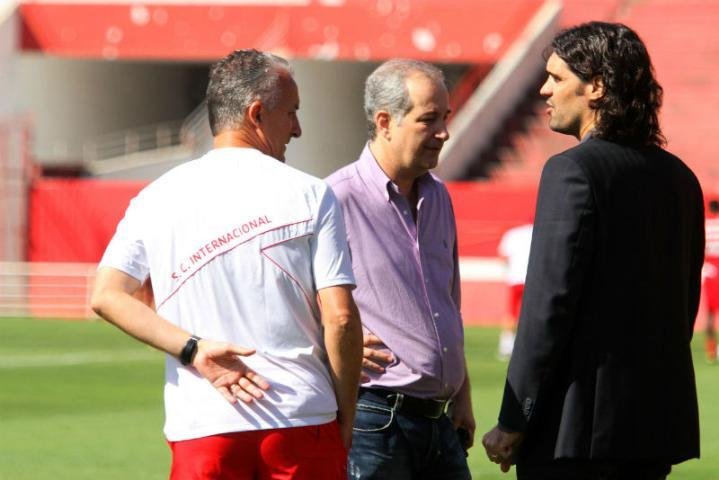 Fernand&atilde;o (&agrave; direita) ir&aacute; a S&atilde;o Paulo para definir contrata&ccedil;&atilde;o de Dagoberto