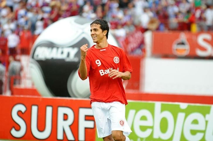 Nilmar pode voltar ao Beira-Rio, mas Villarreal quer Leandro Dami&atilde;o