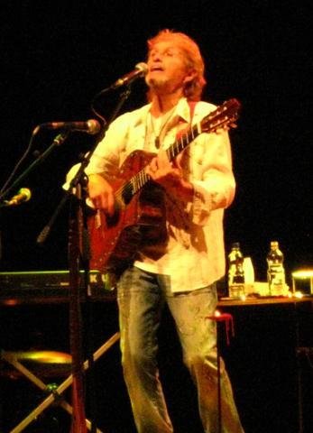 Jon Anderson emocionou o p&uacute;blico em Porto Alegre