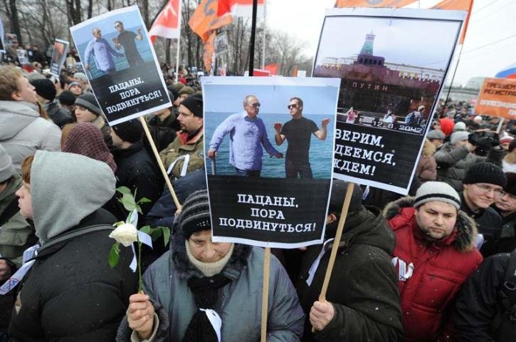 Milhares protestam contra elei&ccedil;&otilde;es na R&uacute;ssia
