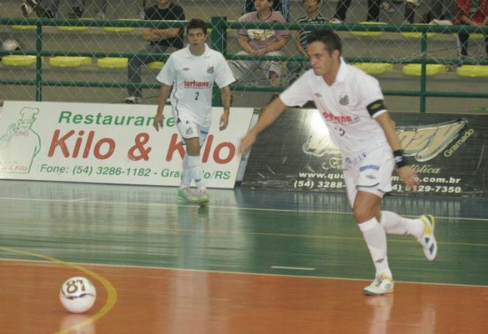 Campe&atilde;o da Liga Futsal 2011 e dono do melhor jogador do mundo, Santos deve fechar seu time de futsal