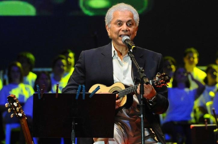 Paulinho da Viola animou p&uacute;blico na noite de domingo