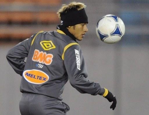 Neymar foi elogiado pelo t&eacute;cnico advers&aacute;rio
