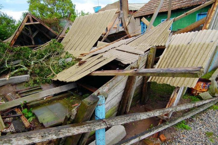 Prefeitura espera levantamento dos preju&iacute;zos para avaliar se ir&aacute; decretar situa&ccedil;&atilde;o de emerg&ecirc;ncia