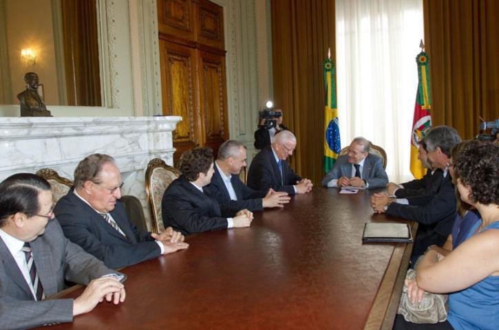 Tarso Genro afirmou que t&eacute;cnicos do Governo ir&atilde;o avaliar estudos feitos pelas entidades empresariais