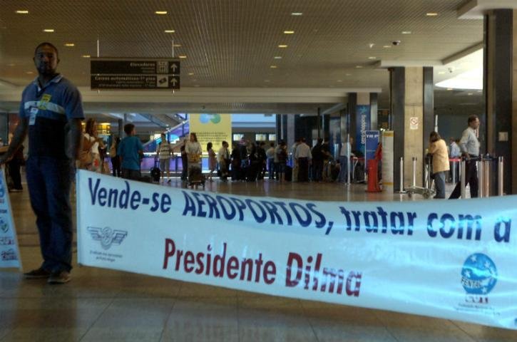 Aerovi&aacute;rios pedem 10% de aumento salarial