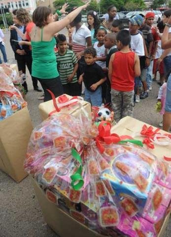 O valor de R$ 4.312 foi totalmente aplicado na compra dos brinquedos