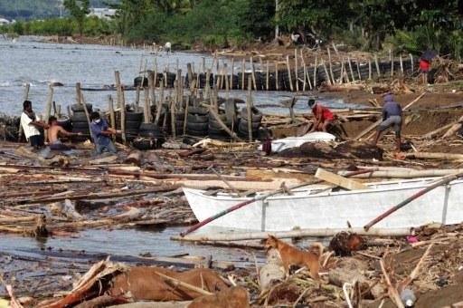Tempestade tropical causa destrui&ccedil;&atilde;o nas Filipinas