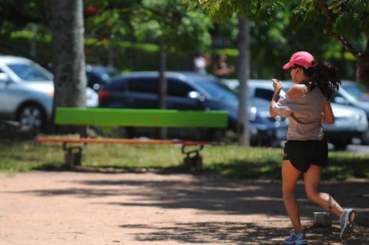 Calor aumenta e RS dever&aacute; registrar m&aacute;xima de 39&deg;C na ter&ccedil;a
