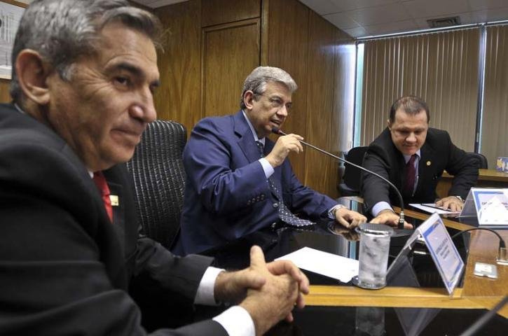 Ministros da Previd&ecirc;ncia Social e da Secretaria-Geral da Presid&ecirc;ncia da Rep&uacute;blica participam de reuni&atilde;o com representantes de aposentados e pensionistas