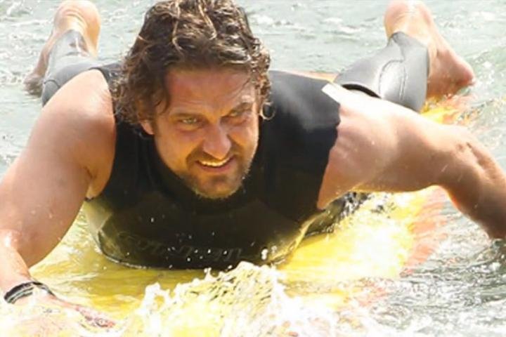 Gerard Butler &eacute; resgatado do mar ap&oacute;s acidente em filme sobre surfe