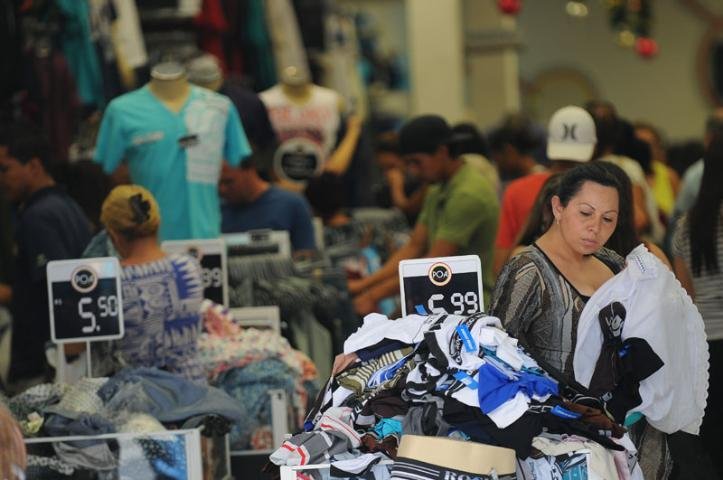 Lojas lotam ap&oacute;s pagamento da segunda parcela do 13&ordm;