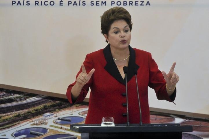 Dilma defende investimento do governo nos munic&iacute;pios